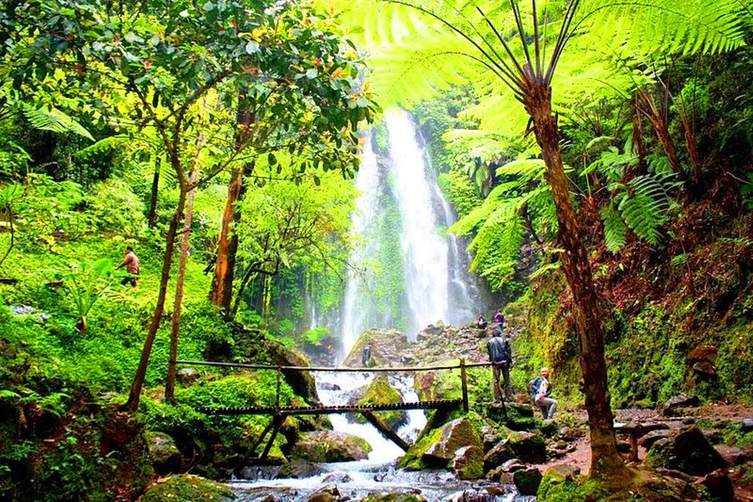 Grojogan Sewu, Most Popular Waterfall in Tawangmangu Central Java - The